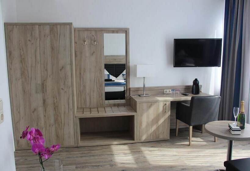 فندق Zum Halbmond