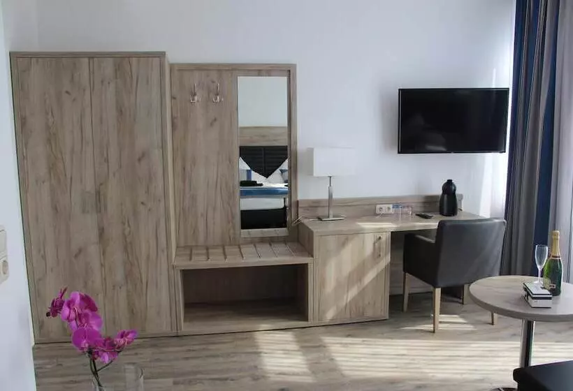 ホテル Zum Halbmond