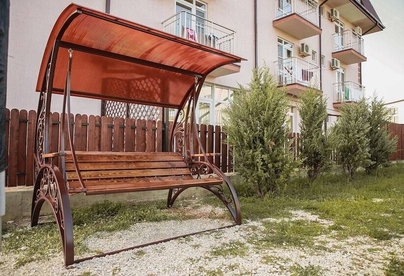 פנסיון Beausoleil Guesthouse