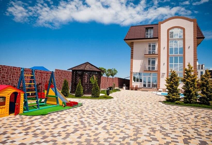 פנסיון Beausoleil Guesthouse