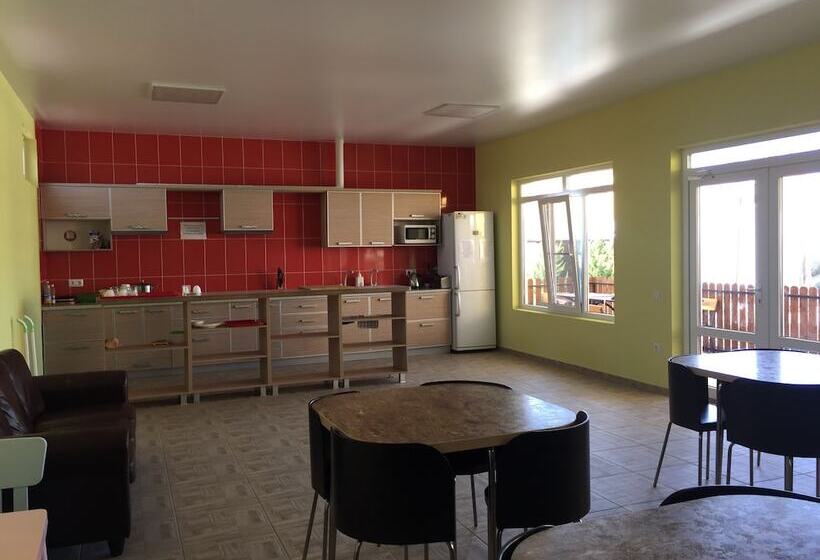 פנסיון Beausoleil Guesthouse