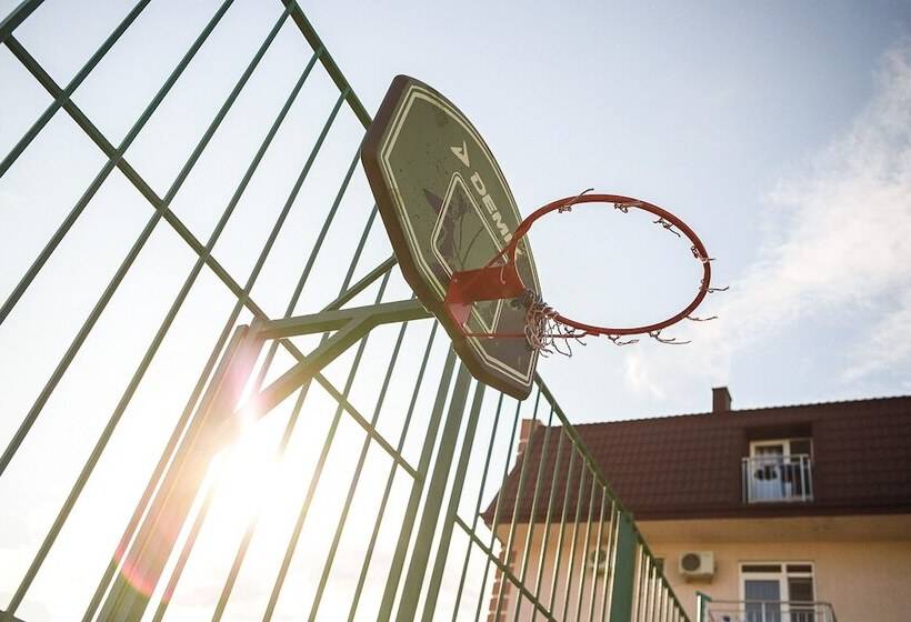 פנסיון Beausoleil Guesthouse