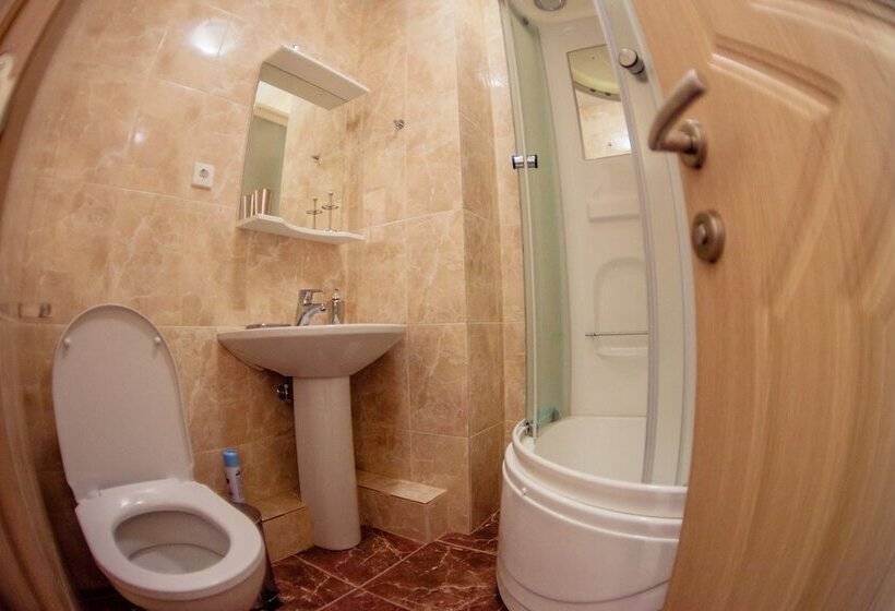 פנסיון Beausoleil Guesthouse