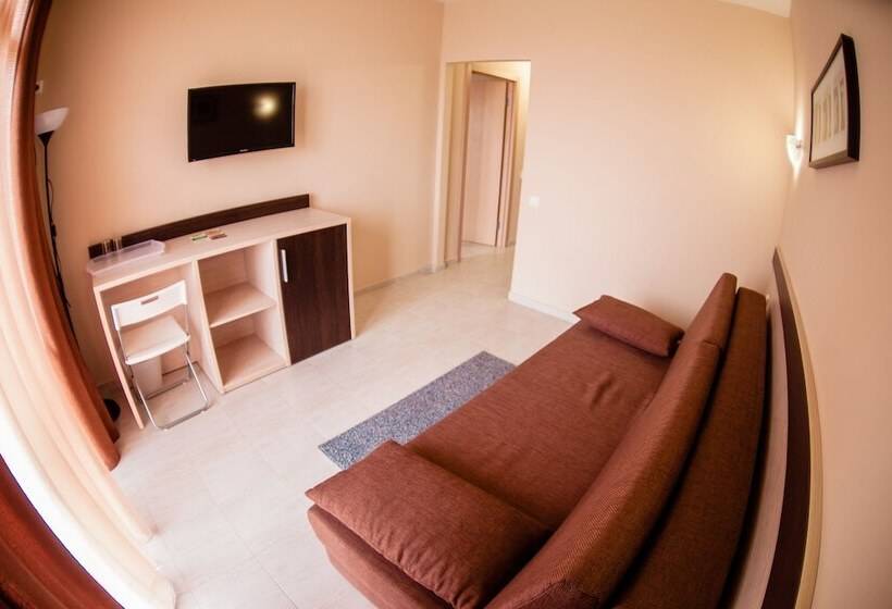 פנסיון Beausoleil Guesthouse