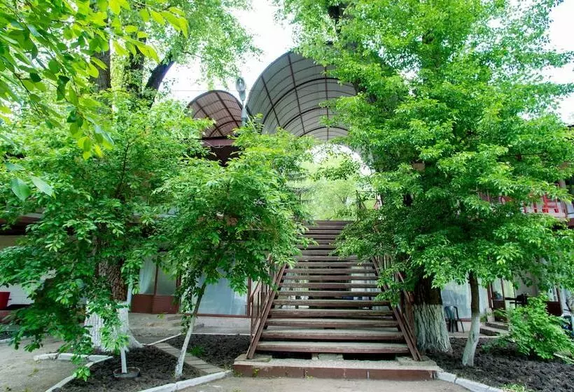 Retkeilymaja Izumrud