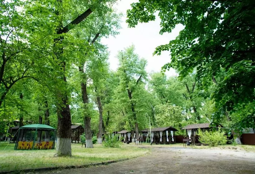 Retkeilymaja Izumrud