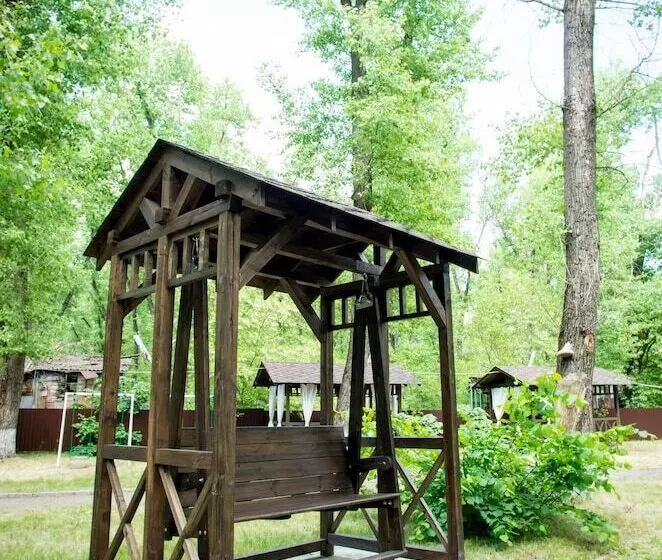 Retkeilymaja Izumrud