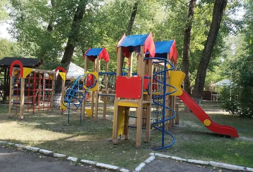 Retkeilymaja Izumrud