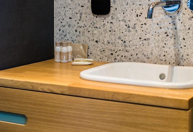 هتل Allure Central Boutique