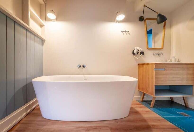 هتل Allure Central Boutique