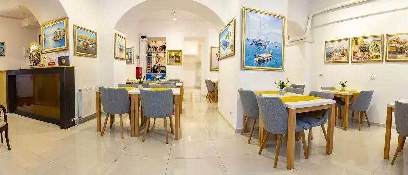 Hotel Bucur Accommodation