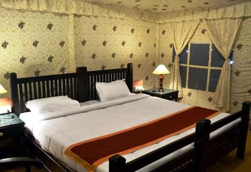 Hotelli Jungle Cave Resort
