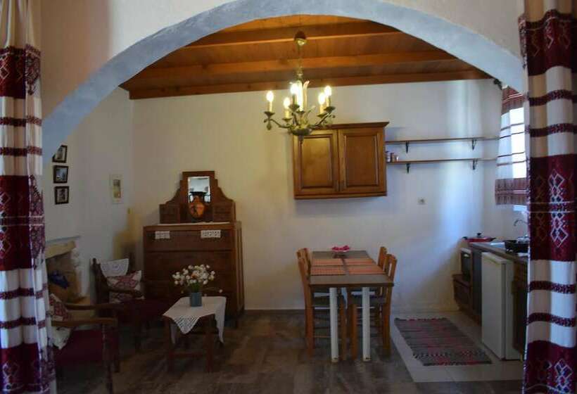 پانسیون Eirini's Stone House