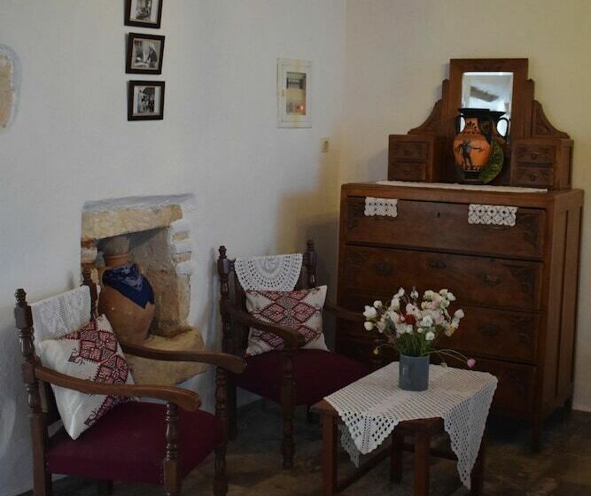 پانسیون Eirini's Stone House