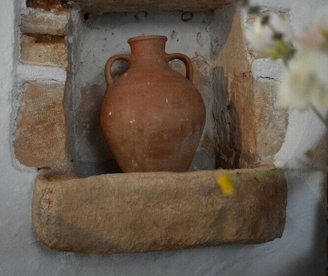 پانسیون Eirini's Stone House