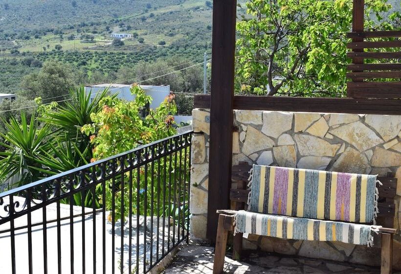 پانسیون Eirini's Stone House