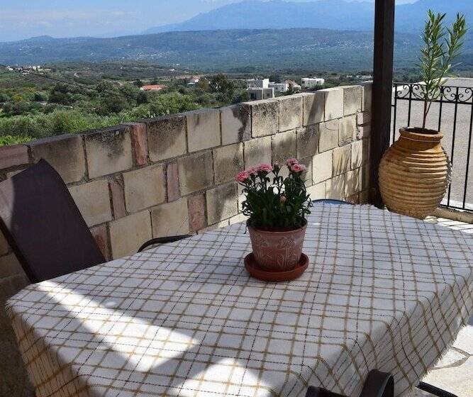 پانسیون Eirini's Stone House