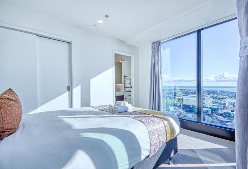 Seaview Penthouse With Free Parking