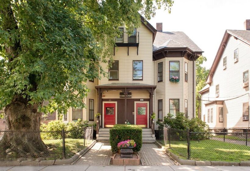 هتل The Farrington Inn