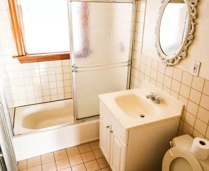 Отель The Farrington Inn