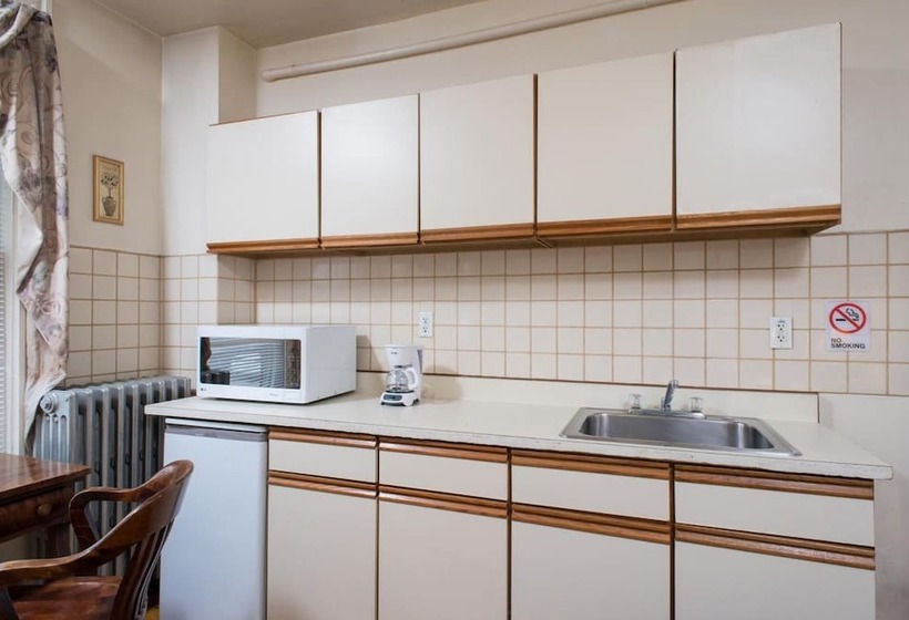 هتل The Farrington Inn