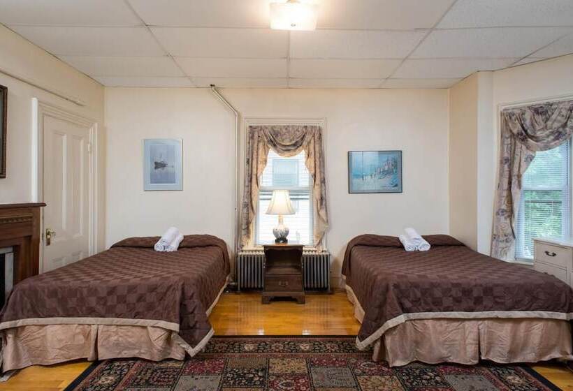 هتل The Farrington Inn