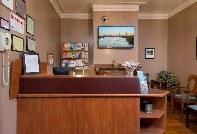 Отель The Farrington Inn