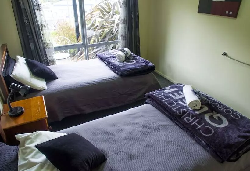 Retkeilymaja Tombstone Motel, Lodge & Backpackers