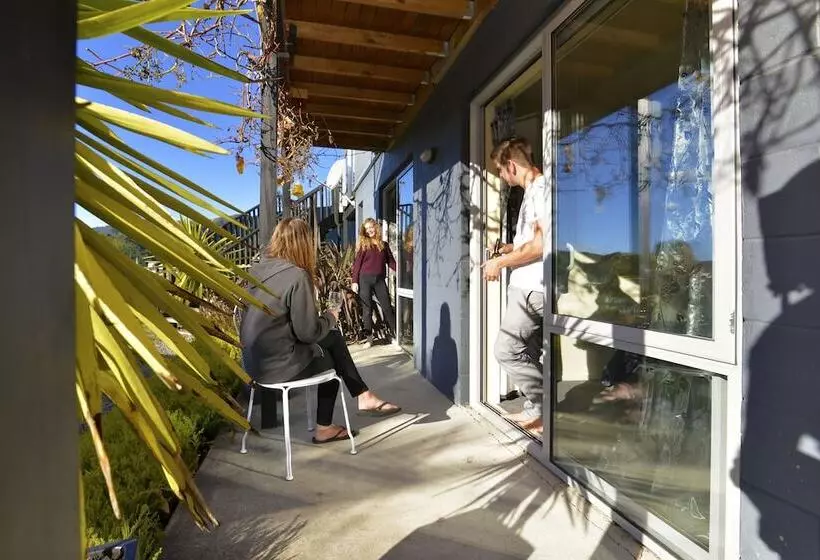 Retkeilymaja Tombstone Motel, Lodge & Backpackers