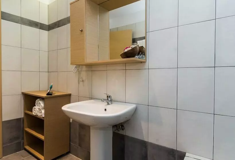 Alektor Studios & Apartments