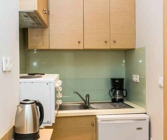 Alektor Studios & Apartments