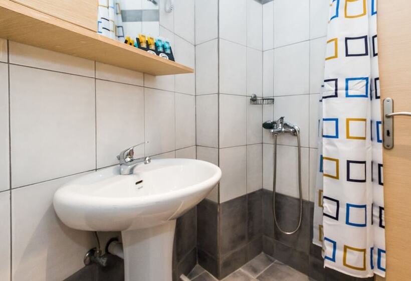 Alektor Studios & Apartments