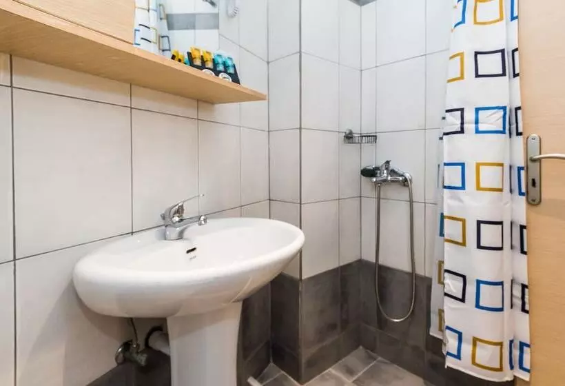 Alektor Studios & Apartments