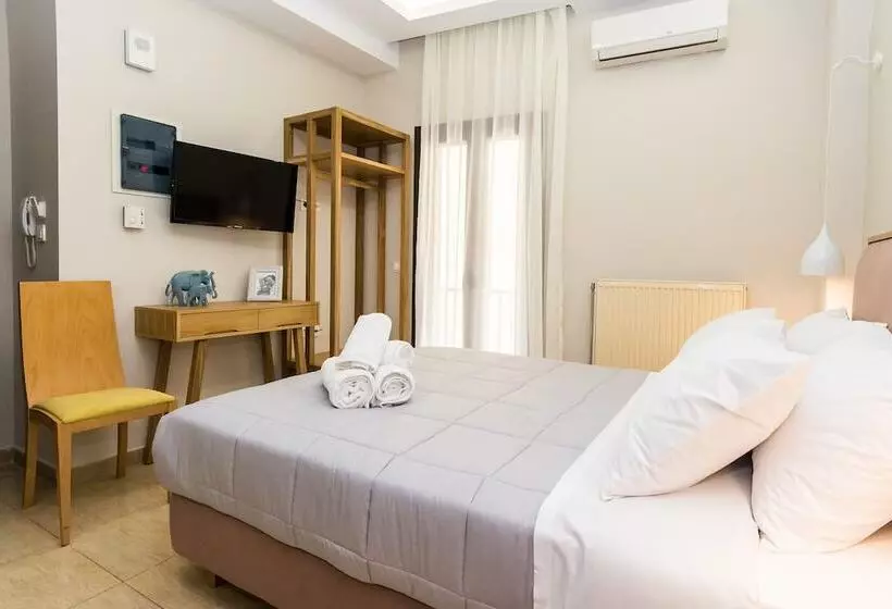 Alektor Studios & Apartments