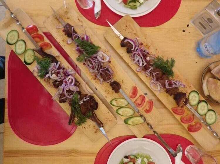 تختخواب و صبحانه гостиница сапсан