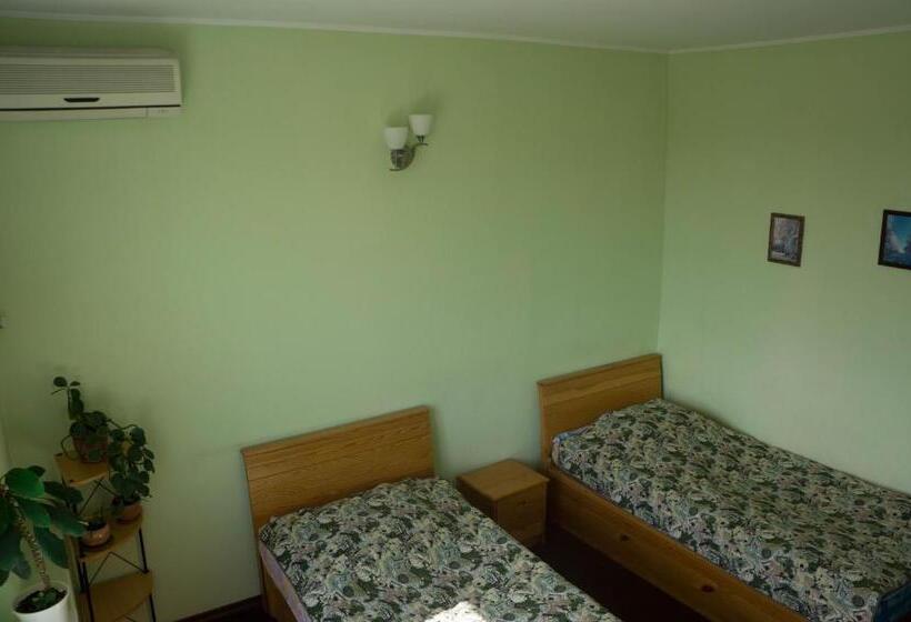 تختخواب و صبحانه гостиница сапсан