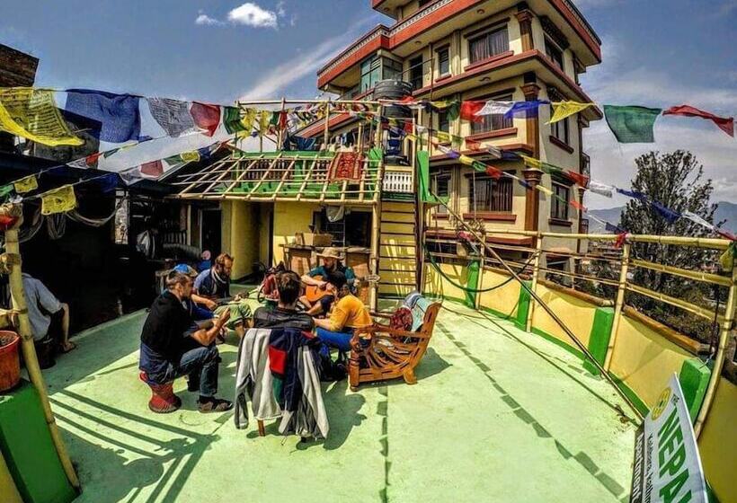 مبيت وإفطار The Nepali Hive