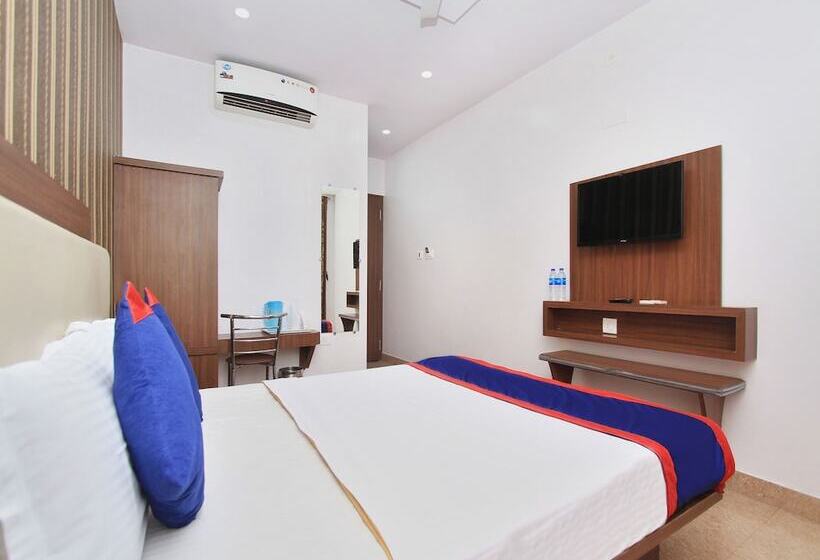 Hotel B S International