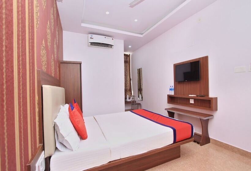 Hotel B S International