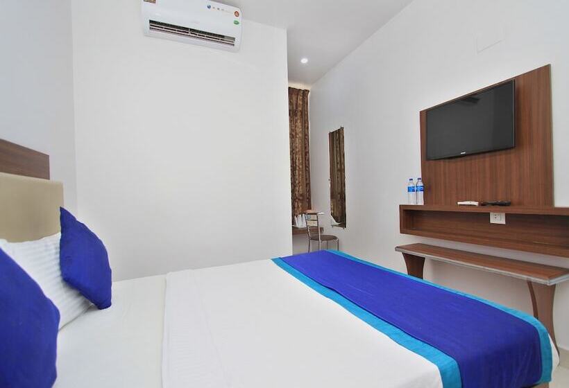 Hotel B S International