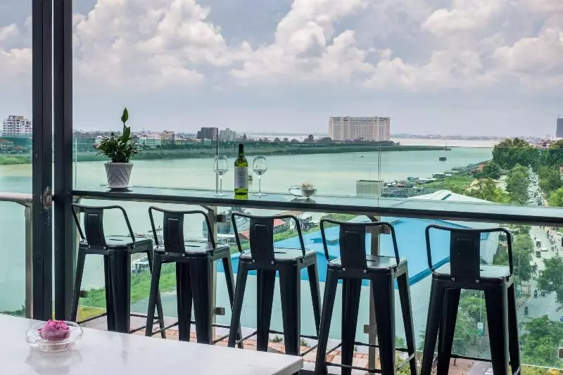 ホテル Nou S River