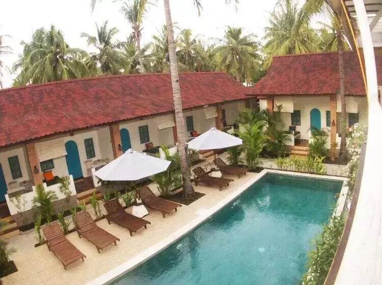 هتل White Coconut Resort