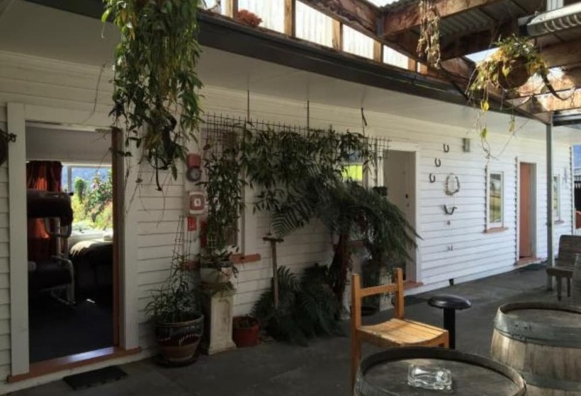 פנסיון Kokatahi Valley Country Inn