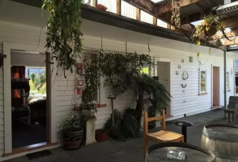 Majatalo Kokatahi Valley Country Inn