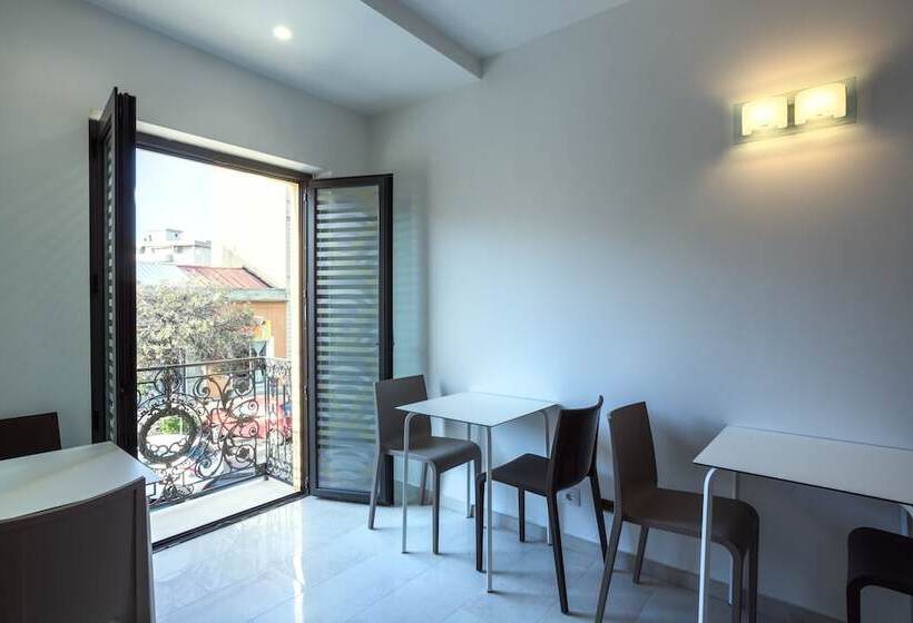 بنسيون Th Collection Rooms