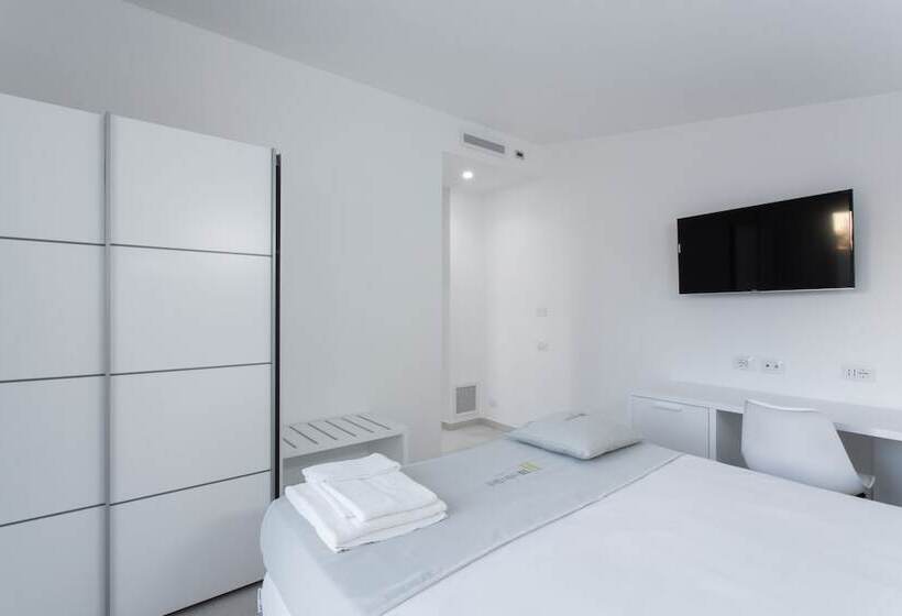 بنسيون Th Collection Rooms