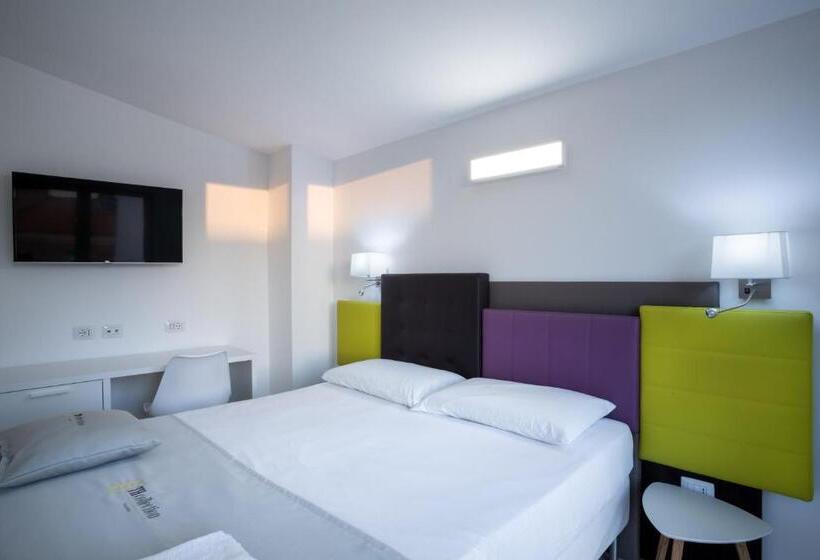 بنسيون Th Collection Rooms