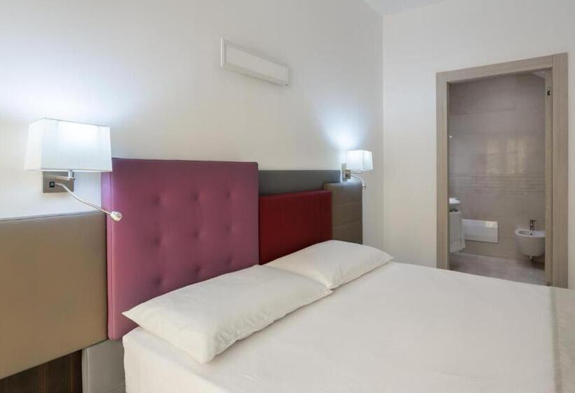 بنسيون Th Collection Rooms