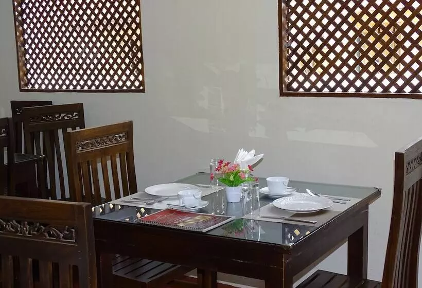 هتل Aainn Guest