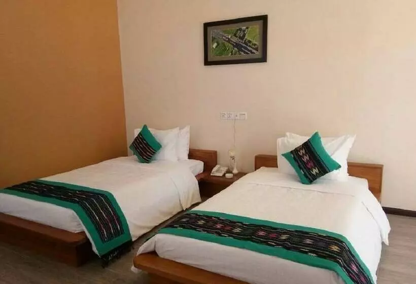 هتل Royal Airstrip